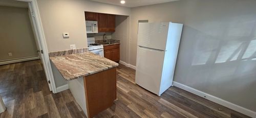 apt-2-62 Cabot St, Beverly, MA, 01915-4944 | Card Image