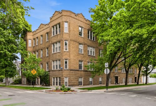 3-2152 W Ainslie St, Chicago, IL, 60625-6837 | Card Image