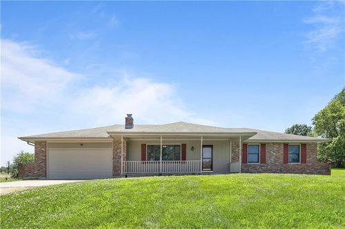 8 Nw 515th Rd, Warrensburg, MO, 64093-7483 | Card Image