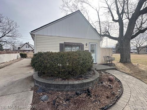 1819 Goddard Rd, Lincoln Park, MI, 48146-4051 | Card Image