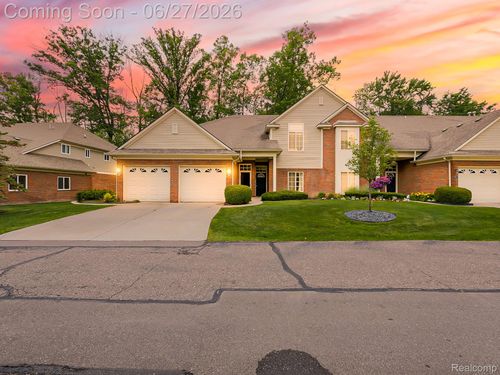 3695 Eagle Creek Dr, Shelby Twp, MI, 48317-4740 | Card Image