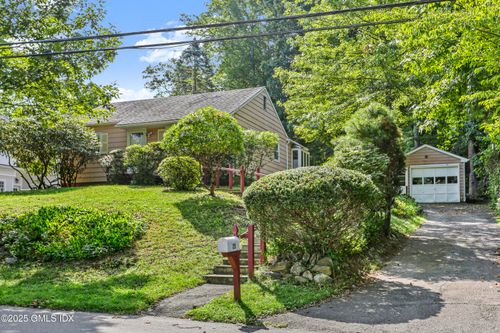 25 Circle Dr, Greenwich, CT, 06830-6737 | Card Image