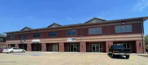 300-3121 Emerald Ln, Jefferson City, MO, 65109-6829 | Card Image