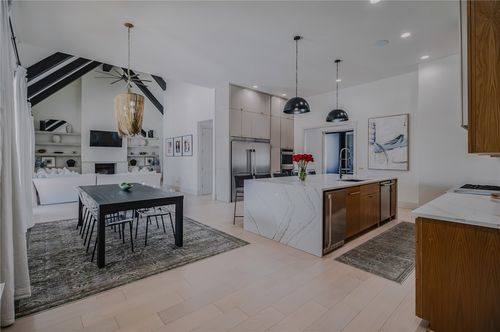 46 W Buckingham Dr, Rogers, AR, 72758-9514 | Card Image