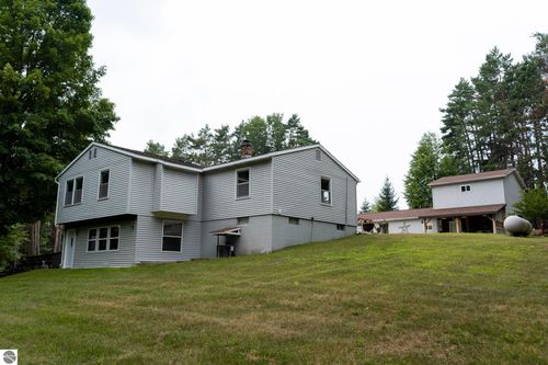 2539 and 2765 E Rock Rd, Clare, MI, 48617-9489 | Card Image