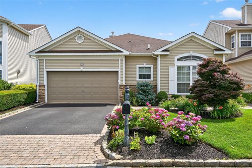 133 Hamlet Dr, Mount Sinai, NY, 11766-3003 | Card Image
