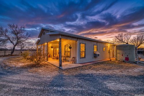 1140 E Curtis Bourn Rd, Crystal City, TX, 78839-1555 | Card Image