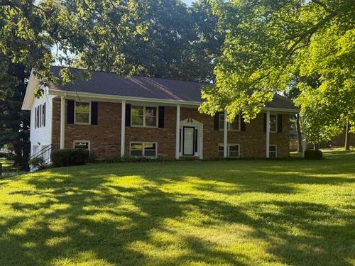 1158 Chateau Dr, West Plains, MO, 65775-1902 | Card Image