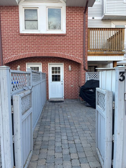 3-315 Mullett St, Carleton Place, ON, K7C4J6 | Card Image