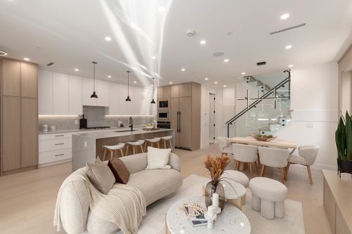 1-475 W 20th Ave, Vancouver, BC, V5Y2C7 | Card Image