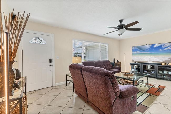 2402 33 Rd St W, House other with 3 bedrooms, 2 bathrooms and null parking in BRADENTON FL | Image 5