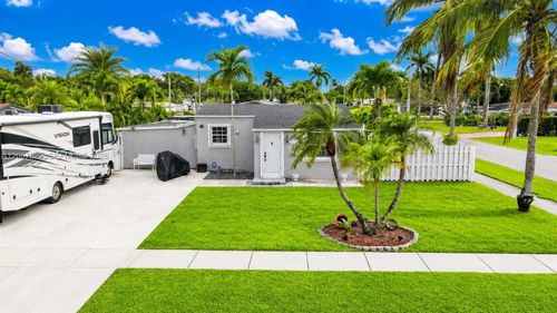 117 Sw 6th St, Hallandale Beach, FL, 33009-6326 | Card Image