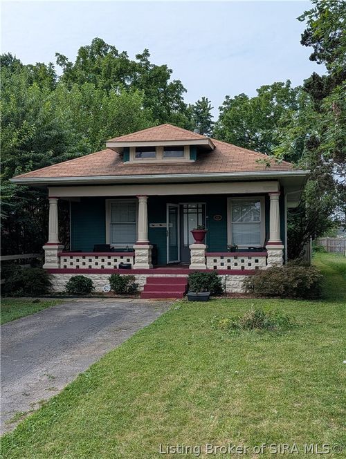 112 E Harrison Ave, Clarksville, IN, 47129-2806 | Card Image