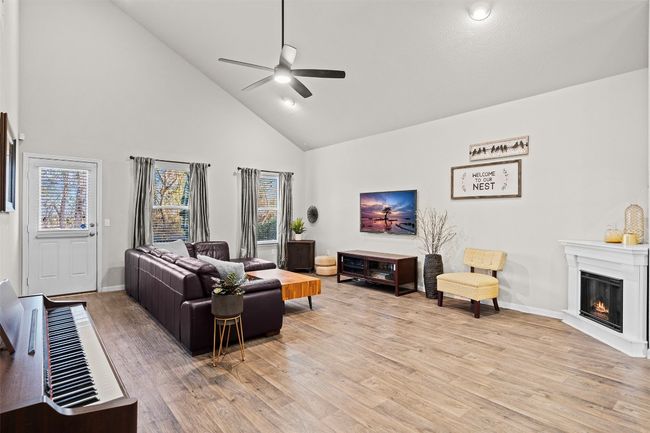 204 Armano Bayou Way, House other with 4 bedrooms, 3 bathrooms and 6 parking in Hutto TX | Image 5