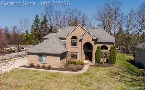 3472 Paramount Ln, Auburn Hills, MI, 48326-3963 | Card Image