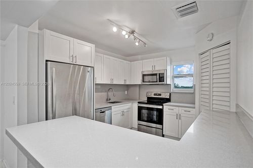 309-9273 Collins Ave, Surfside, FL, 33154-3048 | Card Image