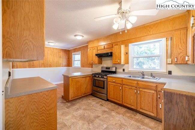 627 Saddle Mountain Church Rd, House other with 3 bedrooms, 1 bathrooms and null parking in Ennice NC | Image 27