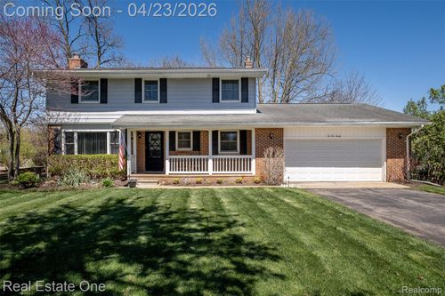 10420 Cedar Point Dr, White Lake, MI, 48386-2977 | Card Image