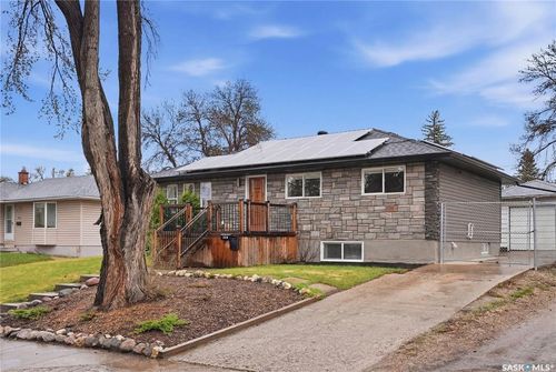 1210 K Avenue N, Saskatoon, SK, S7L2N9 | Card Image
