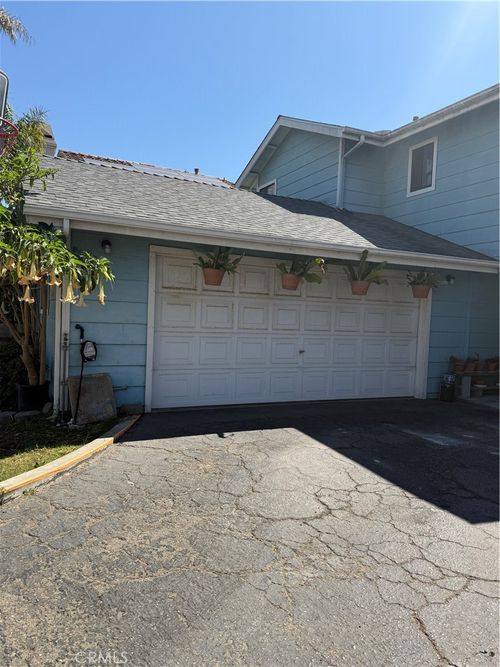 542 Rockaway Ave, Grover Beach, CA, 93433-2071 | Card Image