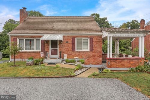 1615 Mount Laurel Rd, TEMPLE, PA, 19560-1316 | Card Image