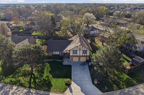 709 Marsha Dr, Andover, KS, 67002-9417 | Card Image