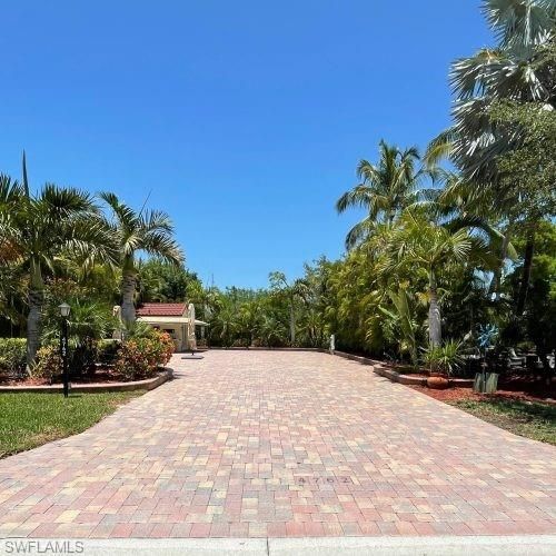 4762 Southern Breeze Dr, NAPLES, FL, 34114-9433 | Card Image