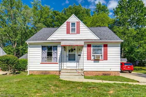 24 Dewhurst Ave, Bedford, OH, 44146-2010 | Card Image