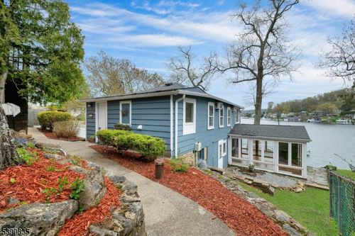 78 Ithanell Rd, Hopatcong, NJ, 07843-1813 | Card Image