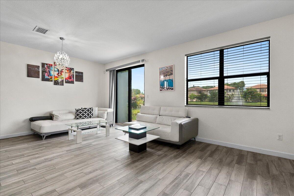 Residential Lease in Greenacres 5