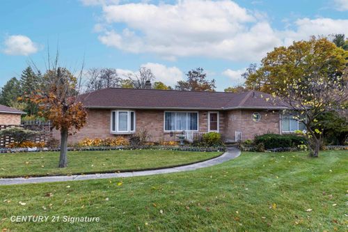 103 Lincoln Dr, Bay City, MI, 48706-1405 | Card Image