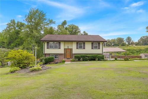 110 Earl St, Pickens, SC, 29671-9706 | Card Image