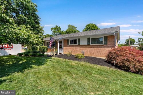 17707 Woodcrest Rd, HAGERSTOWN, MD, 21740-7044 | Card Image