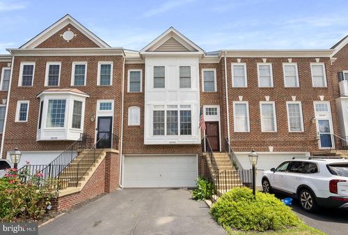 18538 Pineview Sq, LEESBURG, VA, 20176-6852 | Card Image