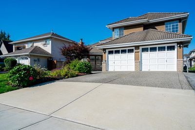 9681 157 St, House other with 7 bedrooms, 4 bathrooms and 7 parking in Surrey BC | Image 2