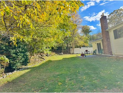 14 Christa Ct, Huntington, NY, 11743-6424 | Card Image