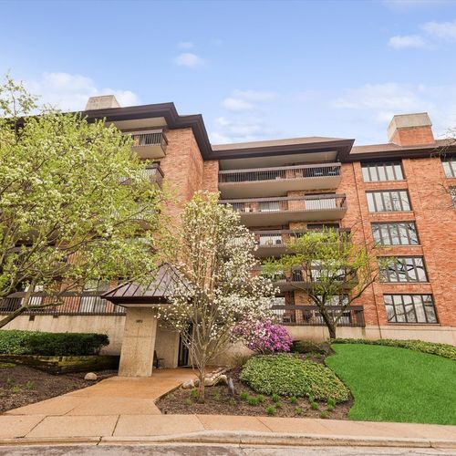 303-3851 Mission Hills Rd, Northbrook, IL, 60062-5723 | Card Image