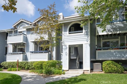 153-26971 Flo, Canyon Country, CA, 91351 | Card Image