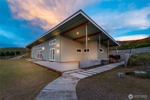 4205 Plum Pt E, Grand Coulee, WA, 99133-8807 | Card Image