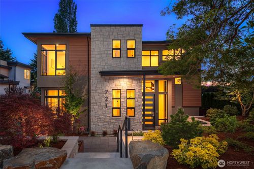 721 2nd St S, Kirkland, WA, 98033-6527 | Card Image