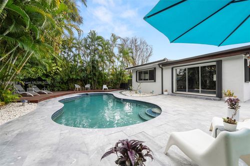 425 Ne 114th St, Miami, FL, 33161-6650 | Card Image