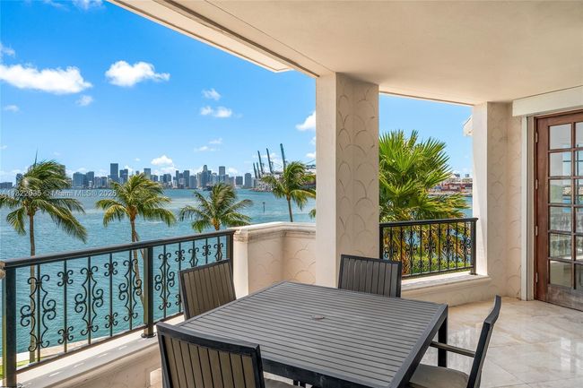 5233 - 5233 Fisher Island Dr, Condo with 4 bedrooms, 5 bathrooms and null parking in Miami Beach FL | Image 24