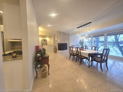 3411 Wormer Dr, Waterford Twp, MI, 48329-2571 | Card Image