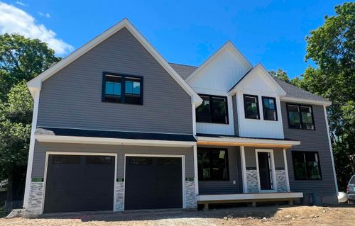 8 Senter St, Salem, NH, 03079-4521 | Card Image