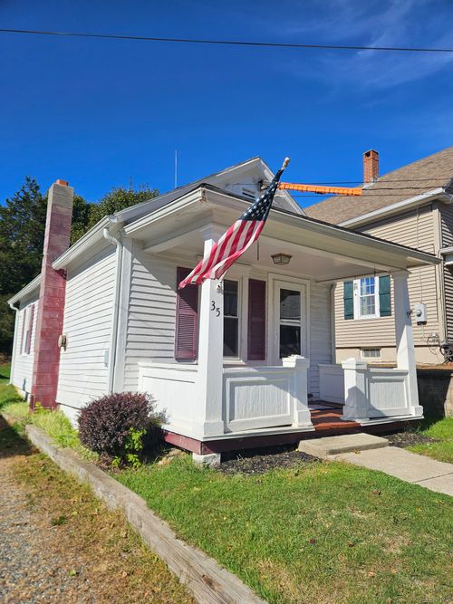 35 Salisbury Ave, Moosup, CT, 06354-1414 | Card Image
