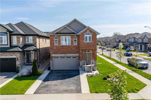 3 Narbonne Cres, Stoney Creek, ON, L8J0J8 | Card Image