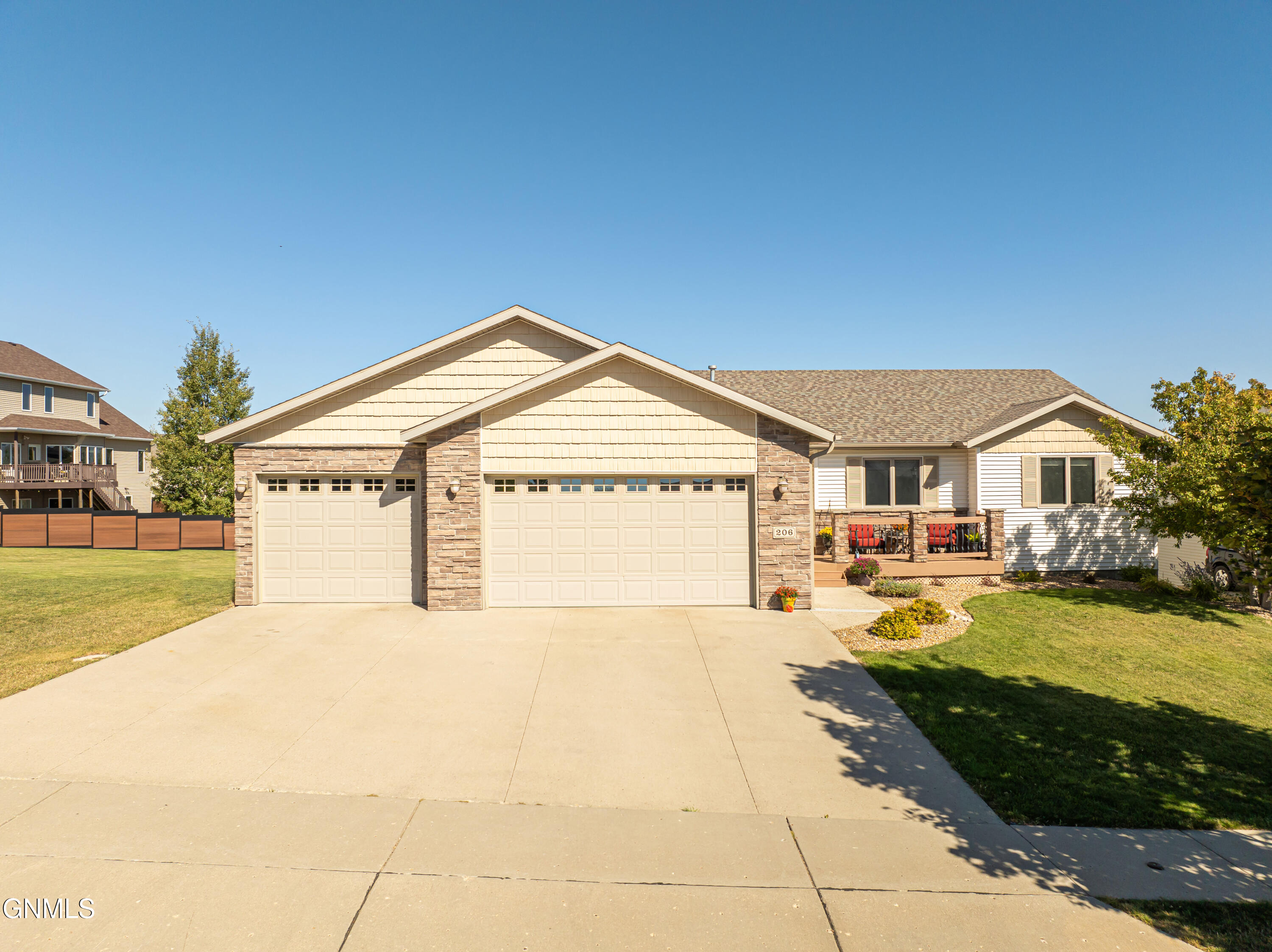 Slate Dr, Bismarck, ND 58503