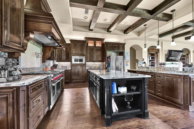 Double Island lots of space for your holiday cooking. | Image 17
