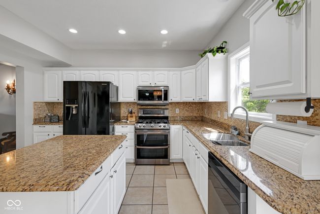 11347 Whitewater Way, House other with 5 bedrooms, 4 bathrooms and null parking in Fishers IN | Image 11