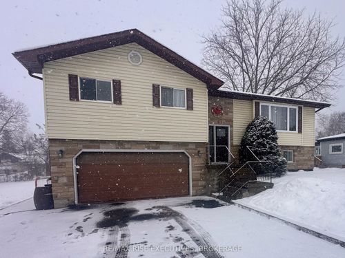 61 Brant St, Deseronto, ON, K0K1X0 | Card Image